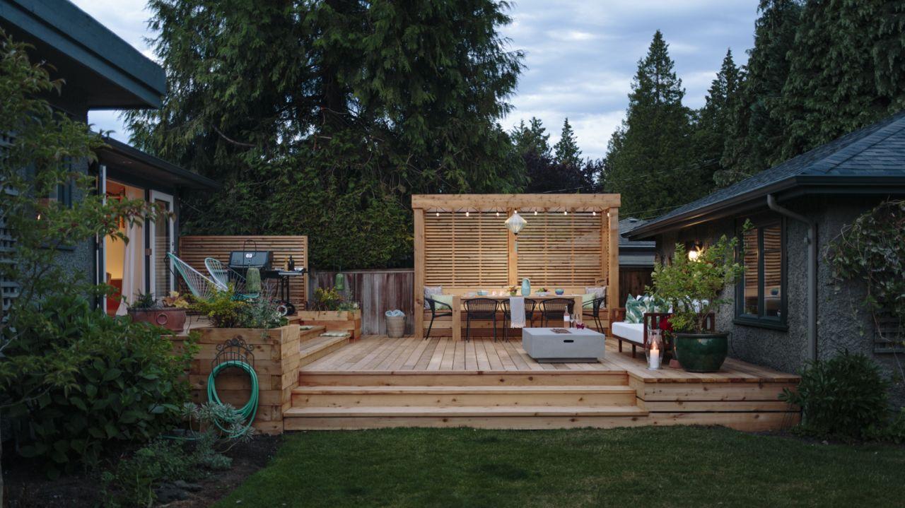 deck with knotty cedar